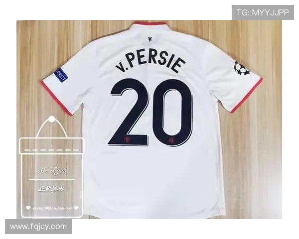 曼联休闲球衣致敬九四经典风采